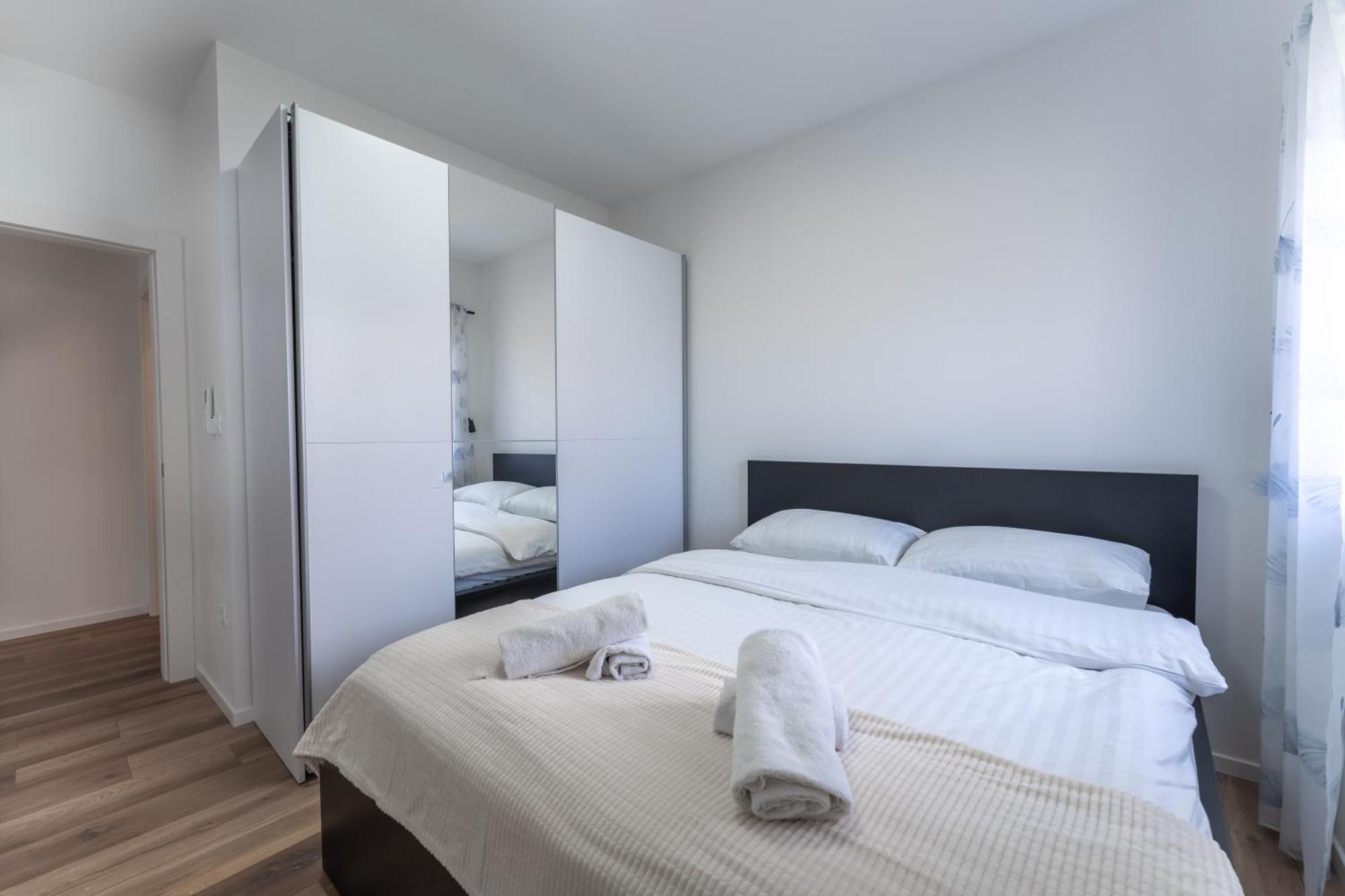 Bernie Apartments With A Pool زادار المظهر الخارجي الصورة