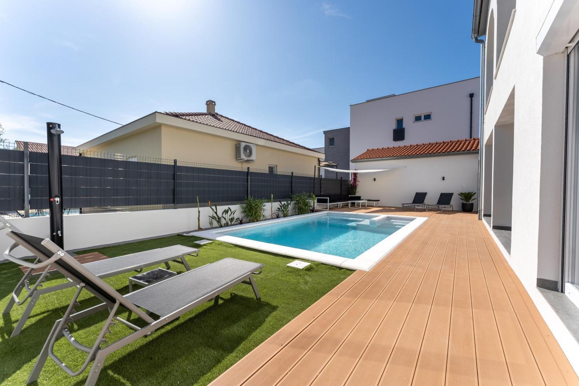 Bernie Apartments With A Pool زادار المظهر الخارجي الصورة